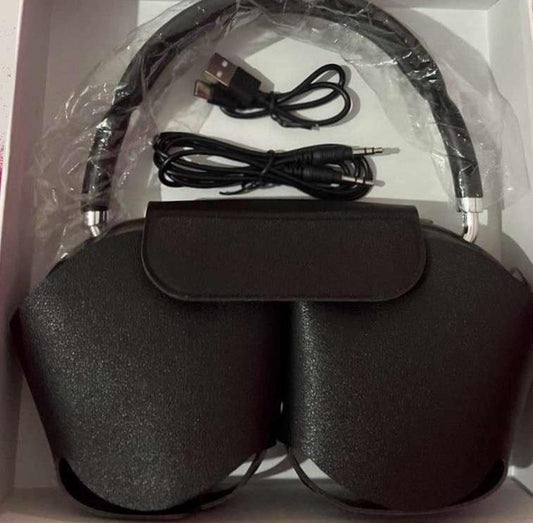 Black Airpod m@xs